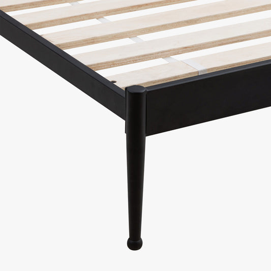 Metal Beds - Traditional Metal Bed