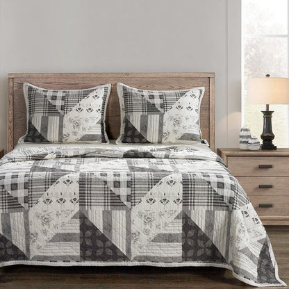 Patchwork Pairie Reversible Quilt Set