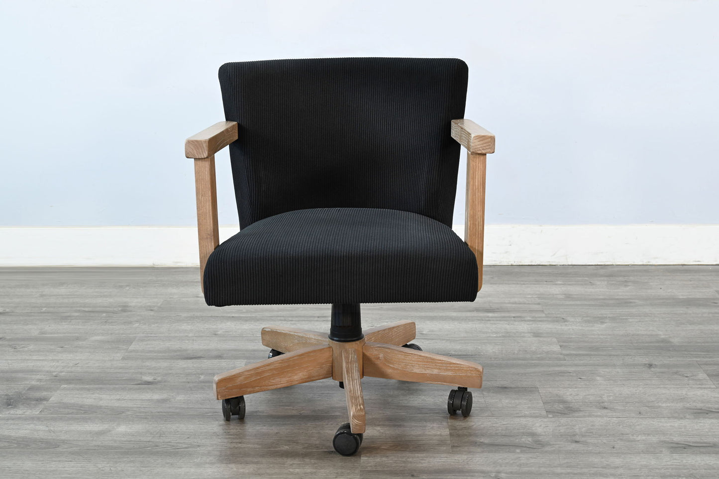 Gibson - Game Chair With Casters