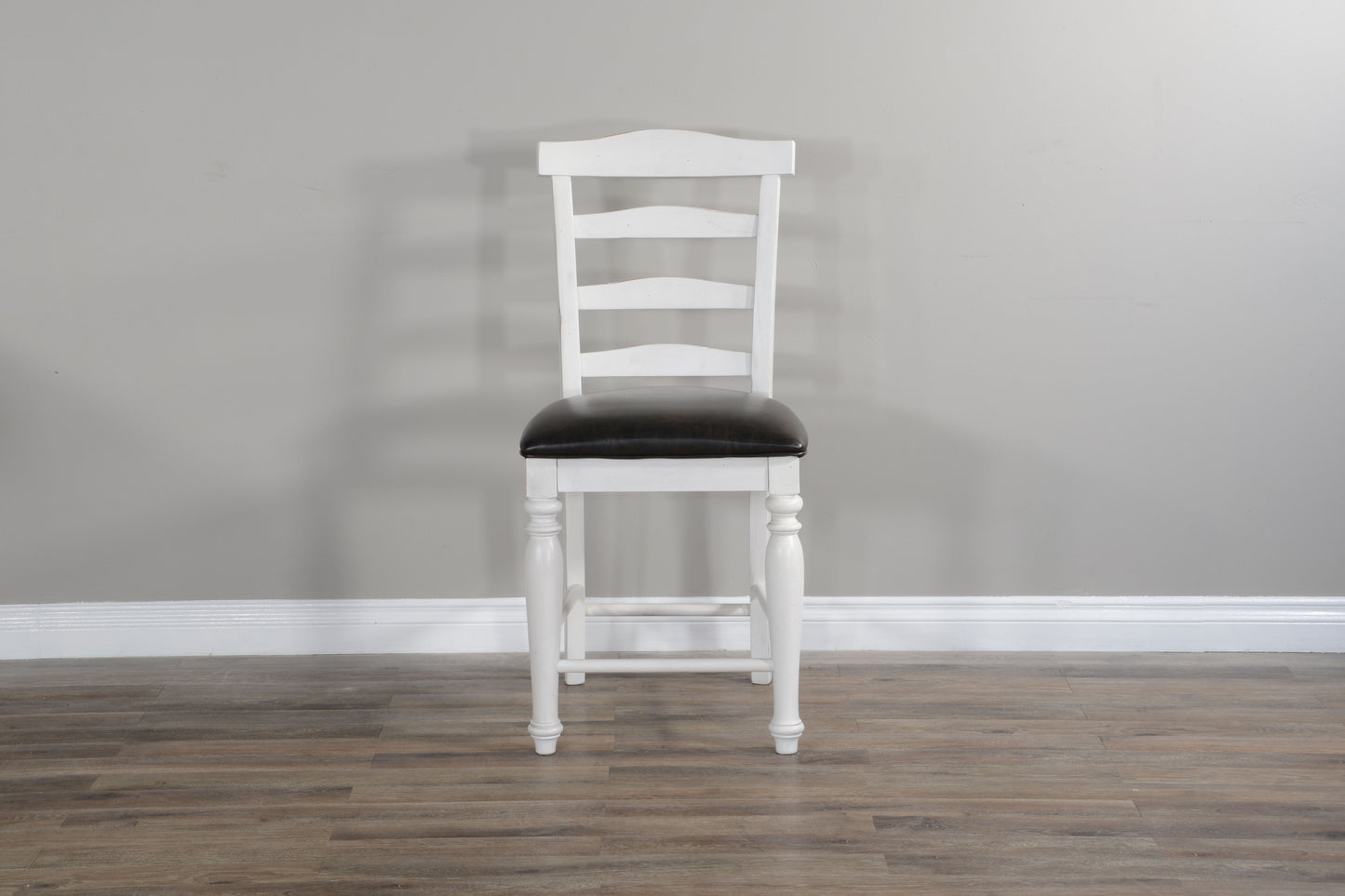 Carriage House - 43" Ladderback Barstool - White / Black