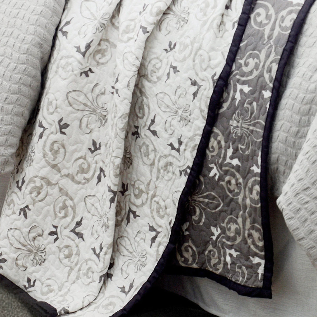 Fleur De Lis Reversible Quilt Set