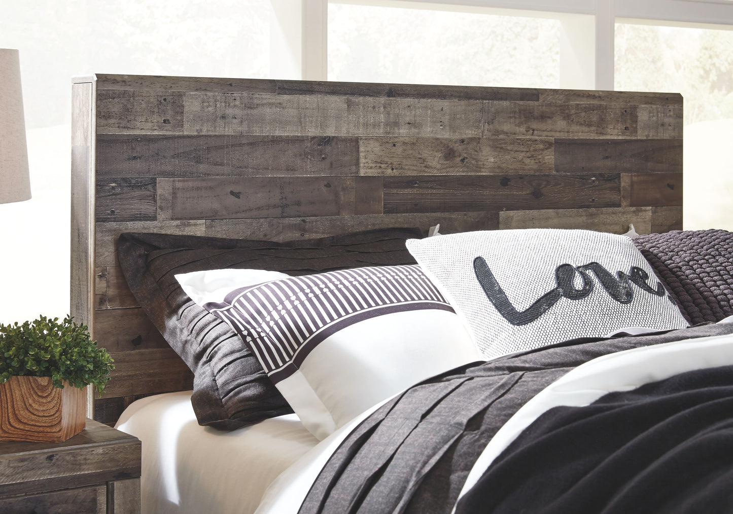 Derekson - Panel Headboard