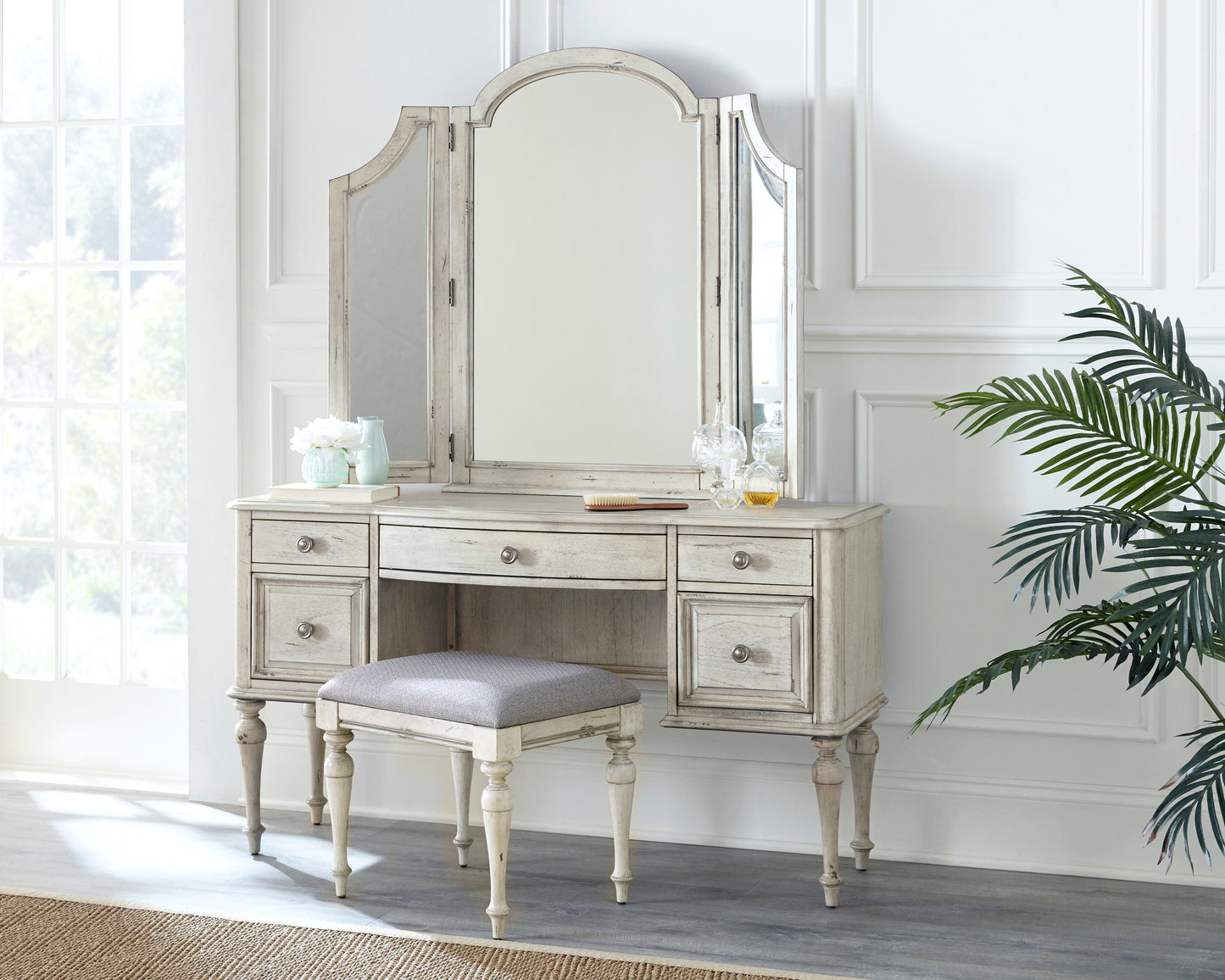 Highland Park - Vanity Desk